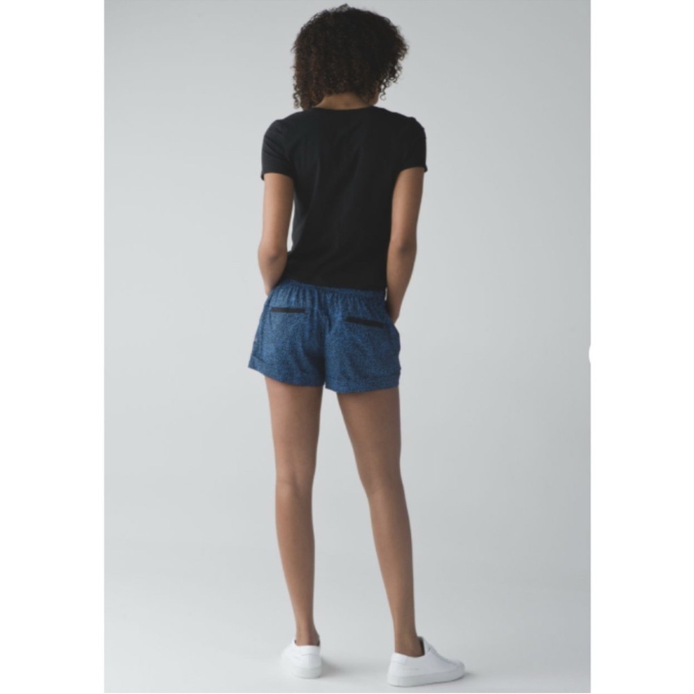 Lululemon Spring Break Away Short | Size 8 - Picture 2 of 10